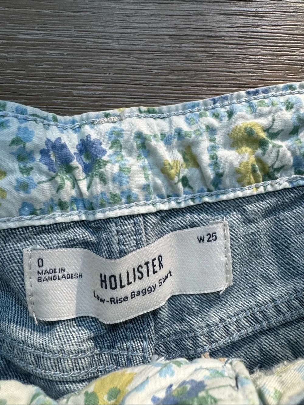 NEW Hollister Co Women’s light wash low rise baggy denim jean shorts size 0 25